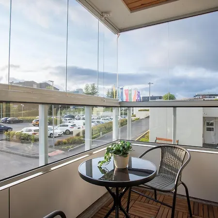 Reykjavík 2BR Apartment with Free Parking Apartment